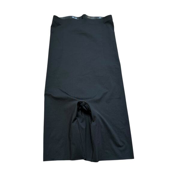 SPANX Black High Waisted Mid Rise Shorts Women's Size Small FLAWED Career Slim - Picture 1 of 6